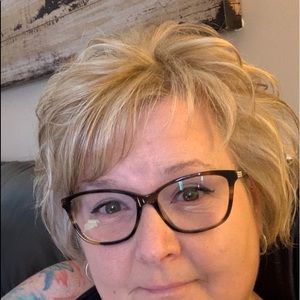 Meet your Posher, Connie